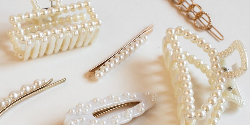 Three Ways to Style Claw Clips for Effortlessly Glam Hair this Holiday Season